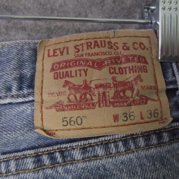 Levis 560 Jeans Mens 36x36 Light Wash Denim Comfort Fit Relaxed Tapered - Picture 10 of 11